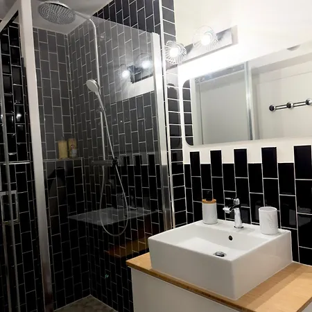 Luxurious And Stylish Between & Paris Champs-Sur-Marne